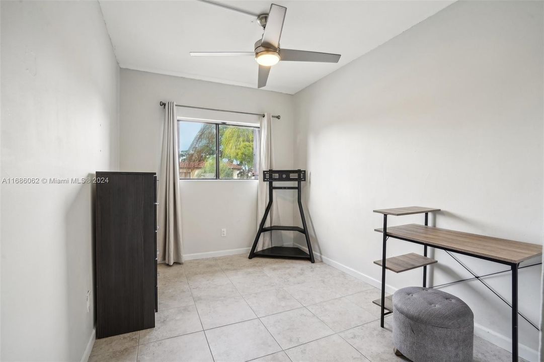 For Sale: $385,000 (3 beds, 2 baths, 1512 Square Feet)