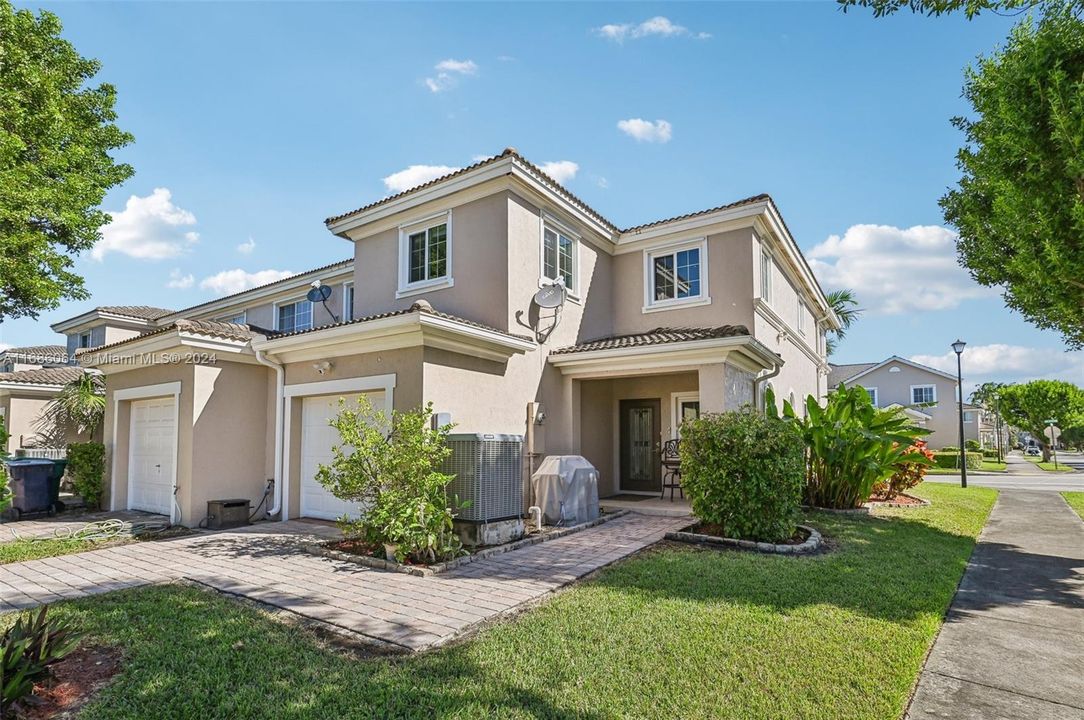 For Sale: $424,900 (3 beds, 2 baths, 1850 Square Feet)