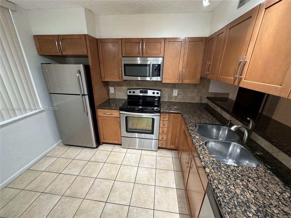 For Sale: $259,000 (2 beds, 2 baths, 1442 Square Feet)