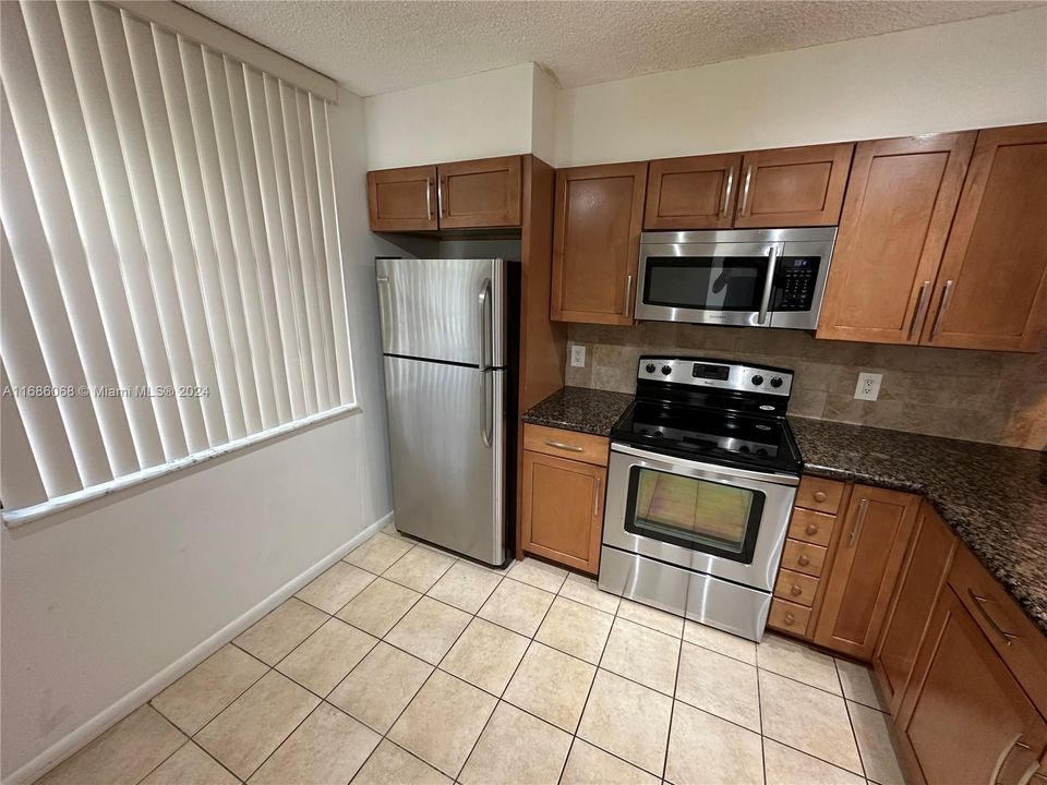 For Sale: $259,000 (2 beds, 2 baths, 1442 Square Feet)