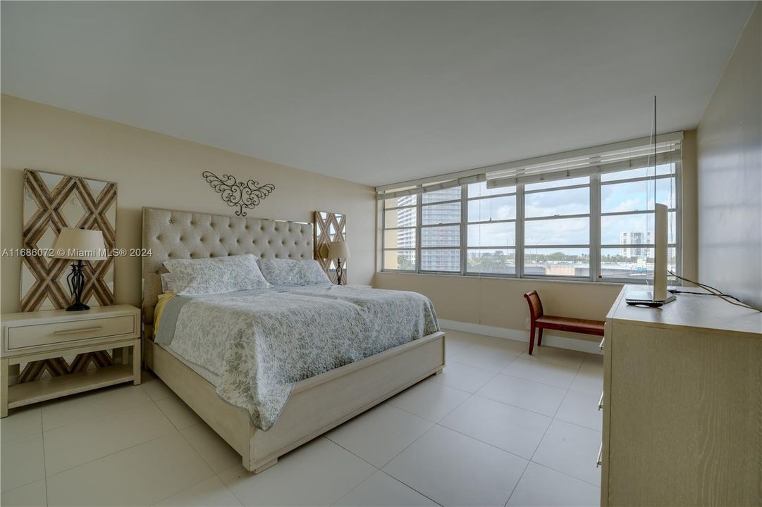 Oversized with beautiful intracoastal views