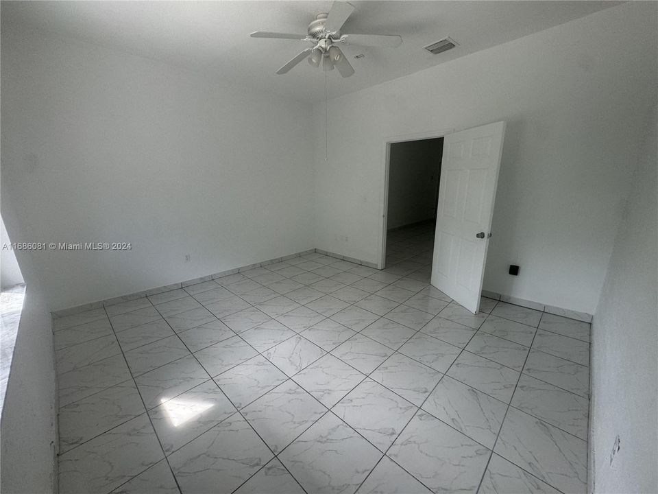 For Rent: $1,500 (1 beds, 0 baths, 675 Square Feet)