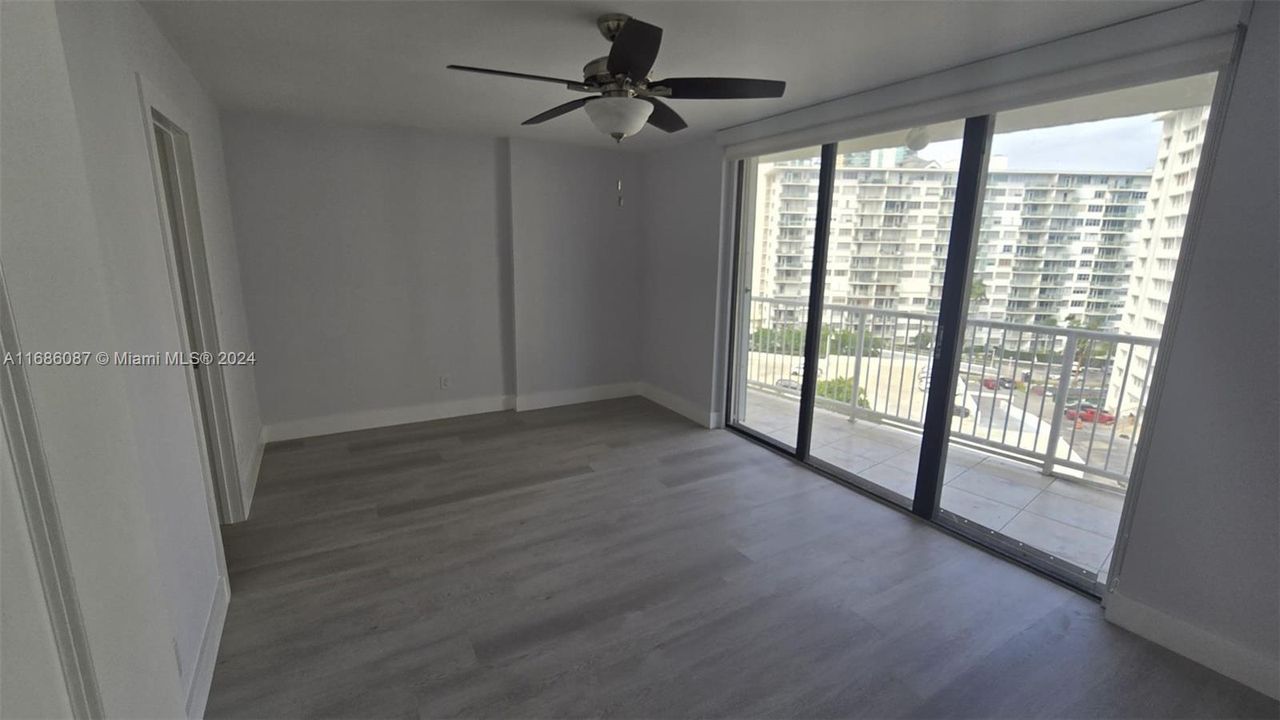 For Rent: $2,700 (1 beds, 1 baths, 750 Square Feet)