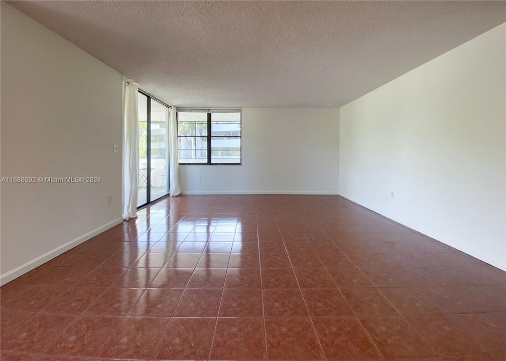 En Venta: $315,000 (2 camas, 2 baños, 1242 Pies cuadrados)