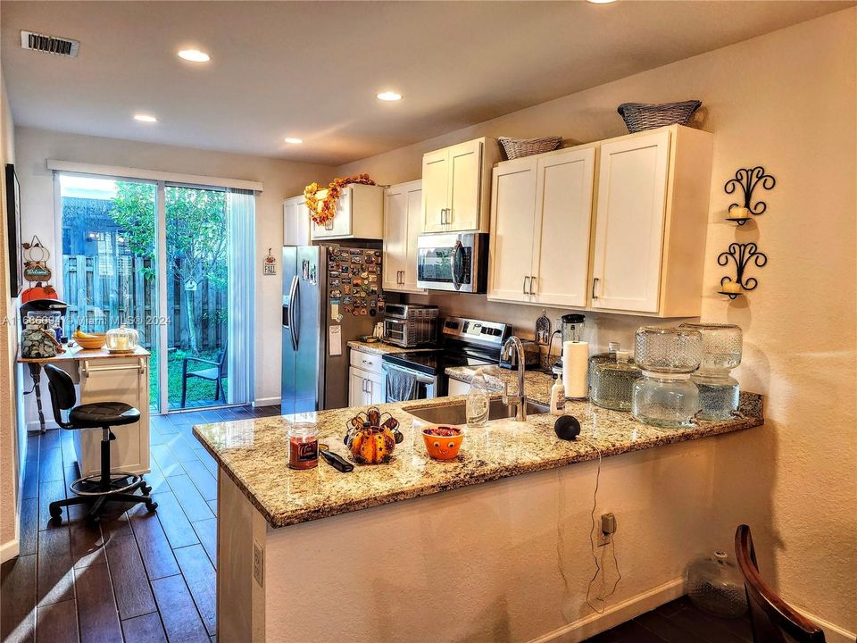 Great counter space for some bar stools.