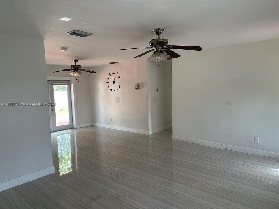 For Rent: $3,500 (3 beds, 2 baths, 1436 Square Feet)