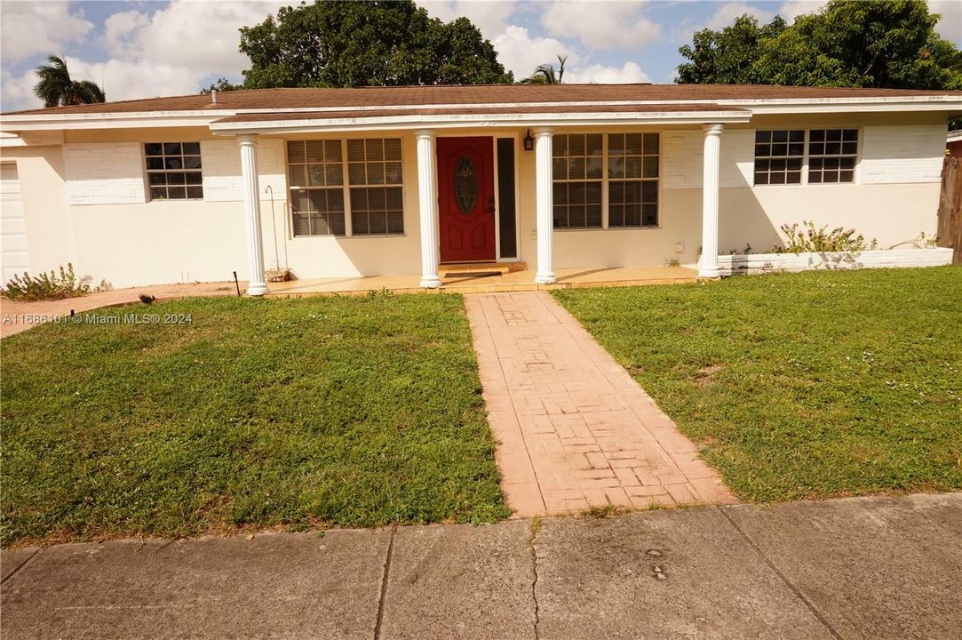 For Rent: $3,800 (3 beds, 2 baths, 1727 Square Feet)