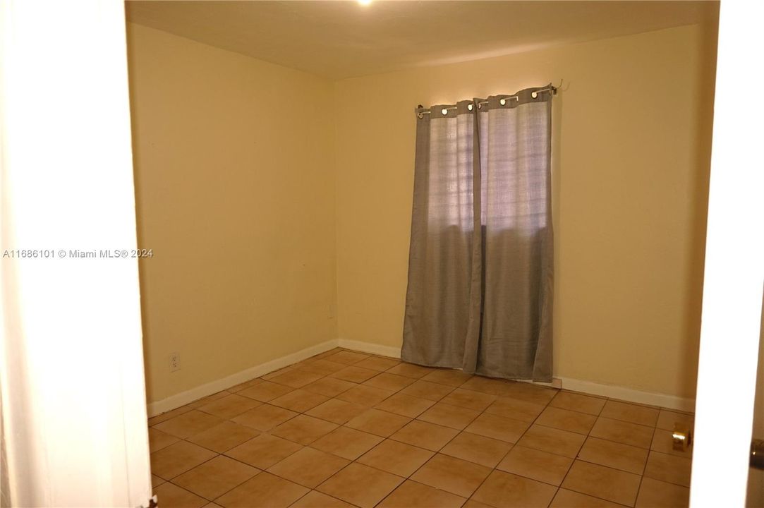 For Rent: $3,800 (3 beds, 2 baths, 1727 Square Feet)