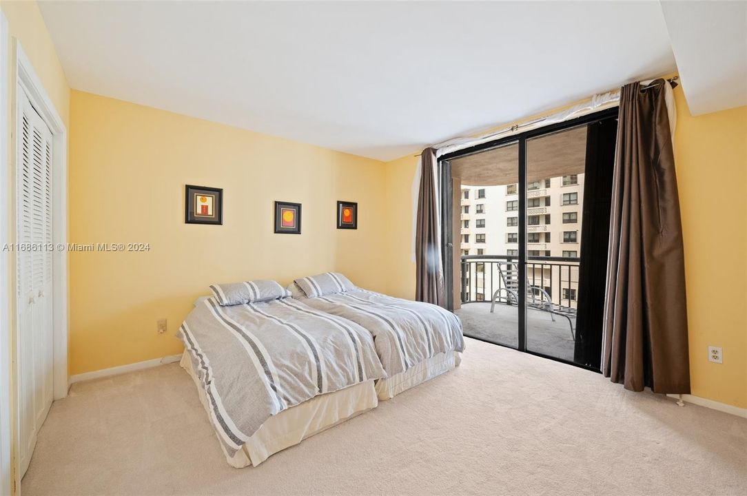 For Sale: $1,350,000 (2 beds, 2 baths, 2018 Square Feet)