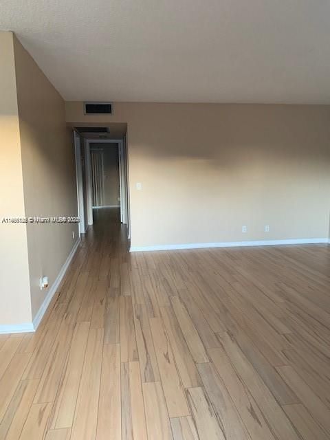 For Rent: $1,925 (2 beds, 2 baths, 1044 Square Feet)