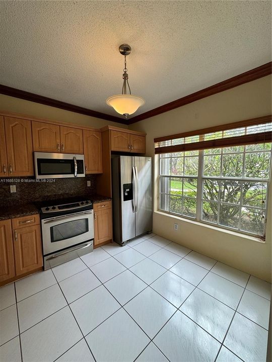 For Rent: $2,950 (2 beds, 2 baths, 1450 Square Feet)