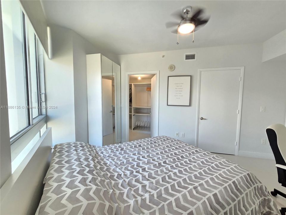 For Rent: $3,100 (1 beds, 1 baths, 740 Square Feet)