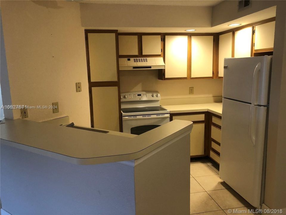 For Rent: $1,870 (1 beds, 1 baths, 743 Square Feet)