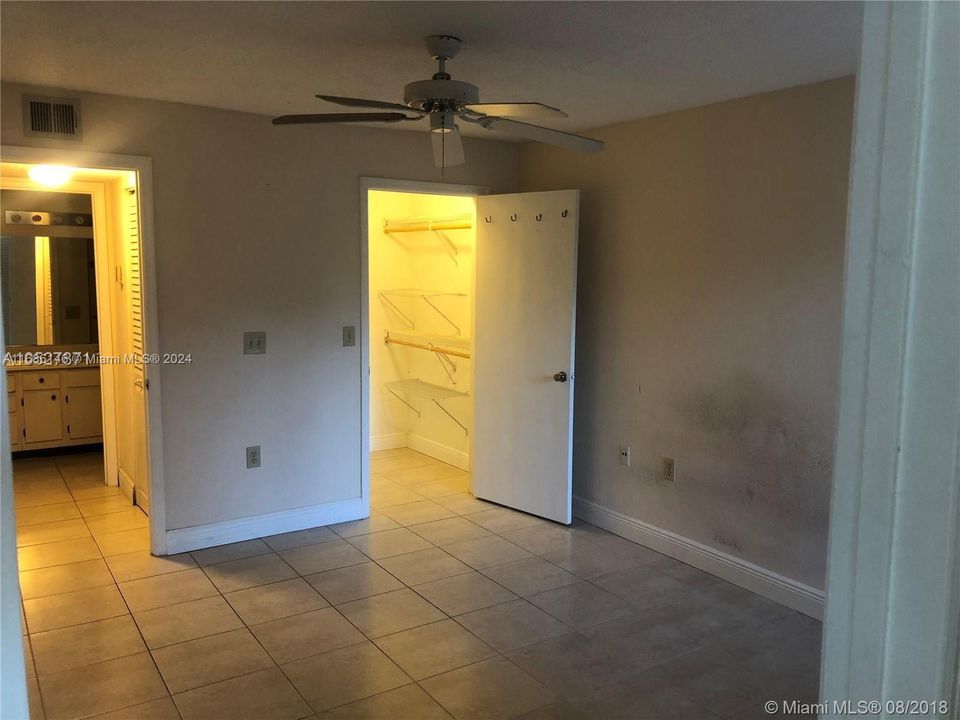 For Rent: $1,870 (1 beds, 1 baths, 743 Square Feet)