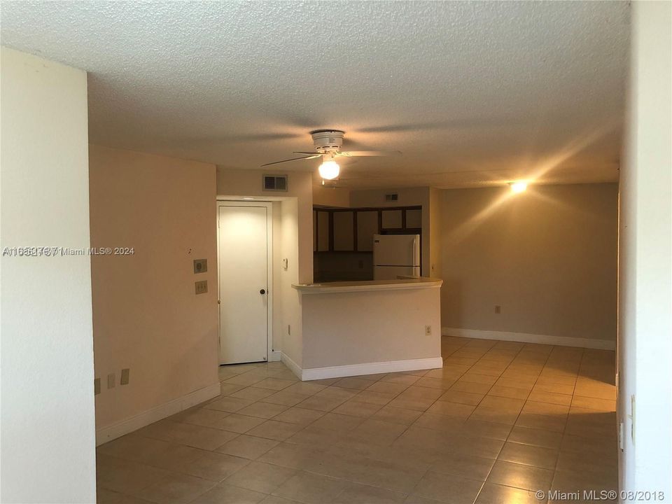 For Rent: $1,870 (1 beds, 1 baths, 743 Square Feet)