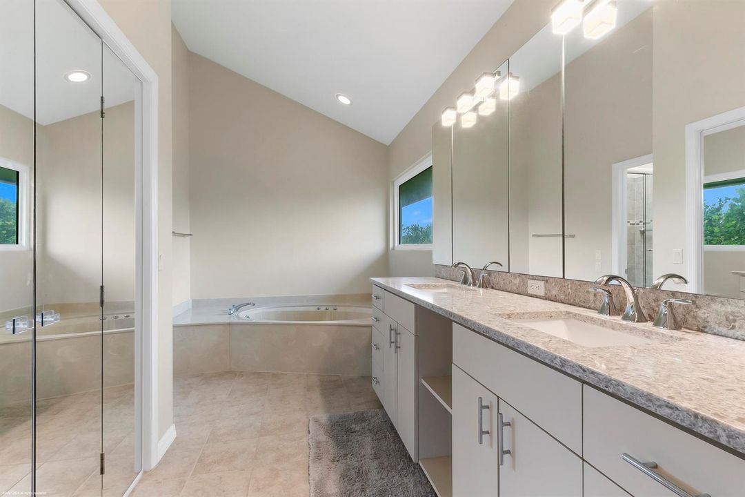 162 North Beach Rd 051