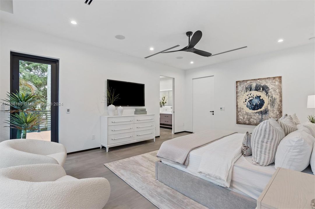 Active With Contract: $2,950,000 (4 beds, 4 baths, 1336 Square Feet)