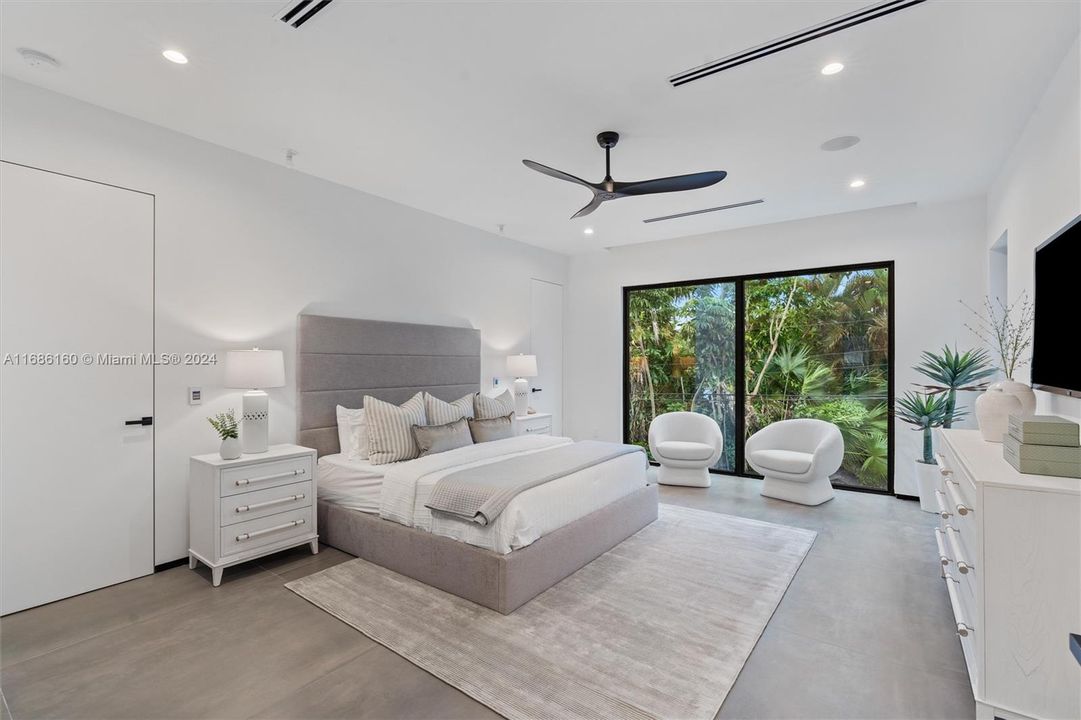 Active With Contract: $2,950,000 (4 beds, 4 baths, 1336 Square Feet)