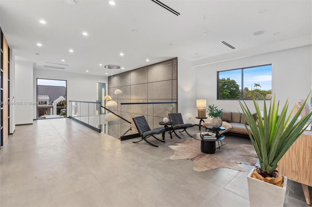 Active With Contract: $2,950,000 (4 beds, 4 baths, 1336 Square Feet)