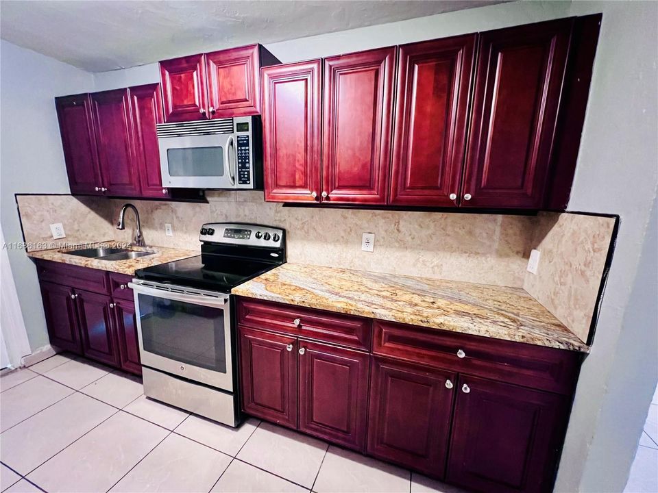 For Rent: $3,200 (3 beds, 2 baths, 1248 Square Feet)