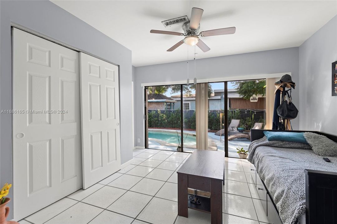 For Sale: $545,000 (4 beds, 2 baths, 1737 Square Feet)