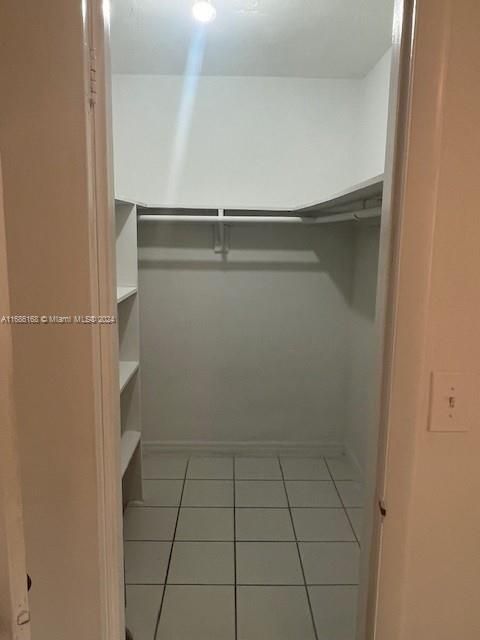 For Rent: $1,625 (1 beds, 1 baths, 740 Square Feet)