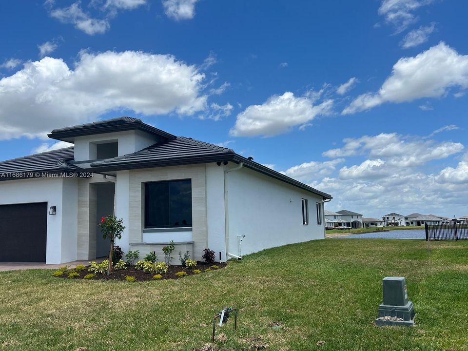 For Sale: $600,000 (3 beds, 2 baths, 0 Square Feet)