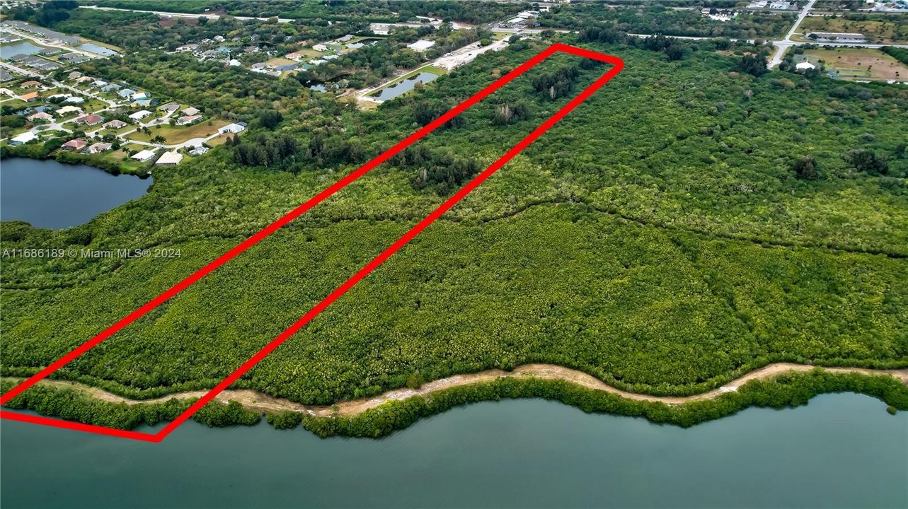 На продажу: $1,250,000 (10.03 acres)