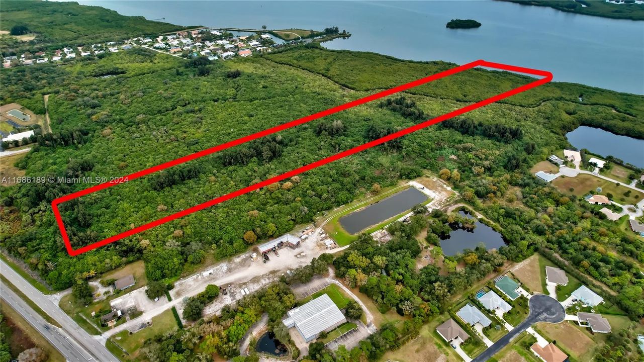 На продажу: $1,250,000 (10.03 acres)