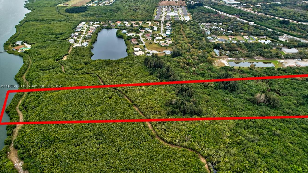 На продажу: $1,250,000 (10.03 acres)