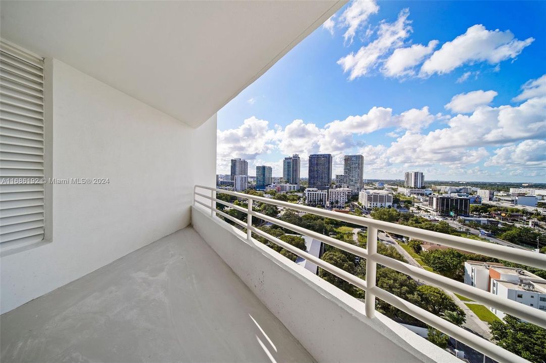 For Rent: $3,744 (1 beds, 1 baths, 1036 Square Feet)