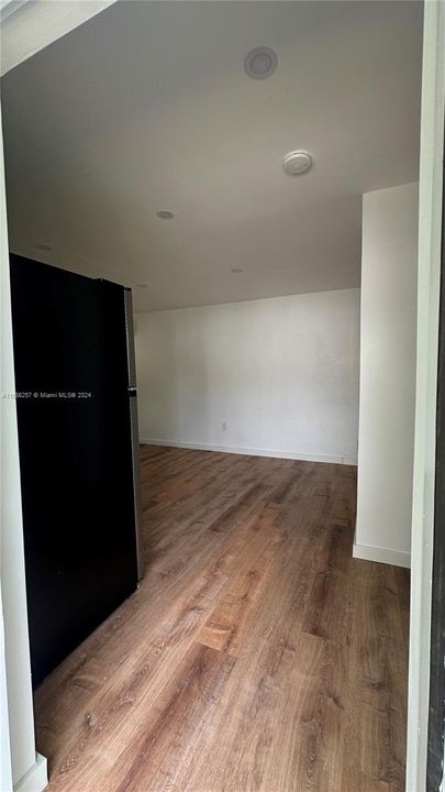 For Rent: $1,850 (1 beds, 1 baths, 1512 Square Feet)