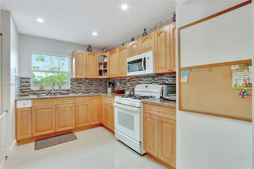 For Sale: $540,000 (3 beds, 2 baths, 1378 Square Feet)