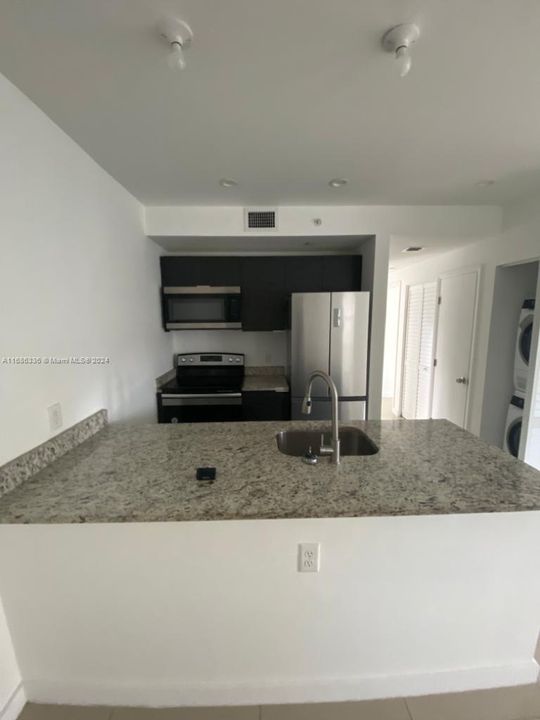 For Rent: $2,399 (2 beds, 2 baths, 1240 Square Feet)