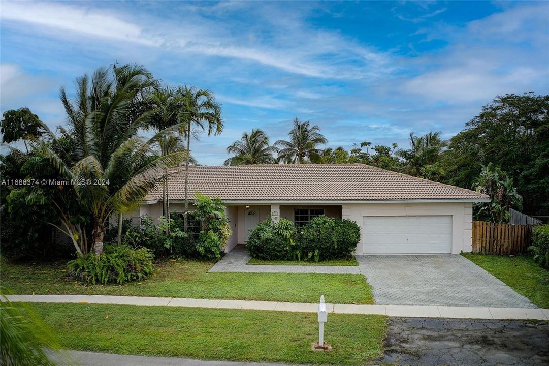 For Sale: $1,080,000 (4 beds, 3 baths, 3240 Square Feet)