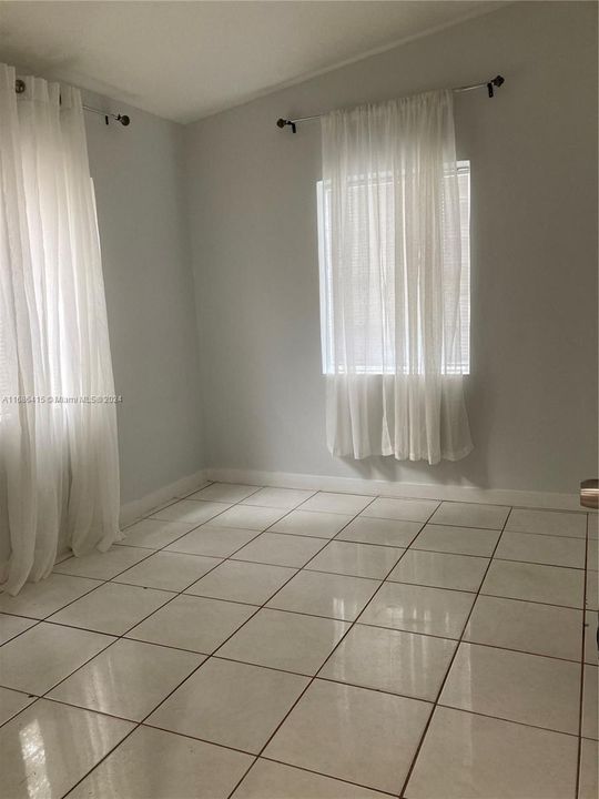 For Rent: $2,300 (2 beds, 1 baths, 624 Square Feet)