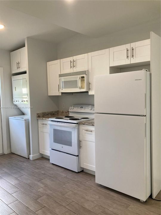 For Rent: $2,300 (2 beds, 1 baths, 624 Square Feet)