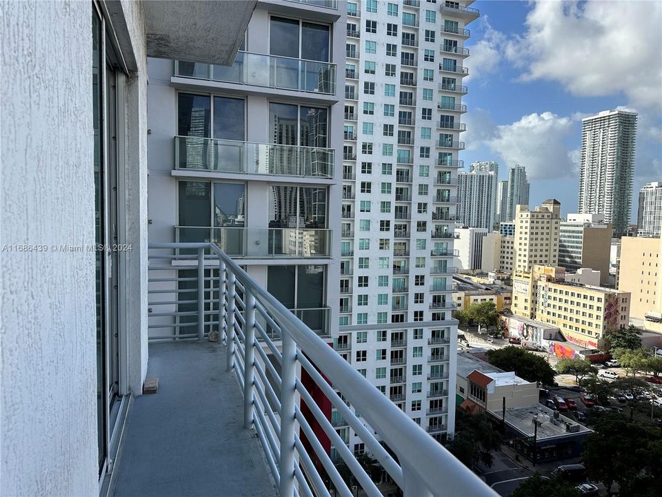 For Rent: $3,200 (2 beds, 2 baths, 1185 Square Feet)