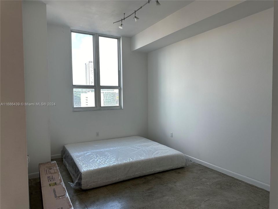 For Rent: $3,200 (2 beds, 2 baths, 1185 Square Feet)