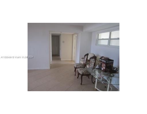 For Rent: $2,500 (3 beds, 2 baths, 1200 Square Feet)