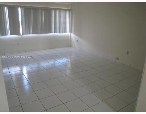 For Rent: $2,500 (3 beds, 2 baths, 1200 Square Feet)