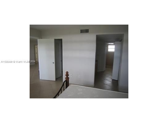 For Rent: $2,500 (3 beds, 2 baths, 1200 Square Feet)