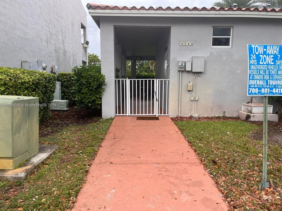 For Sale: $440,000 (3 beds, 2 baths, 1120 Square Feet)