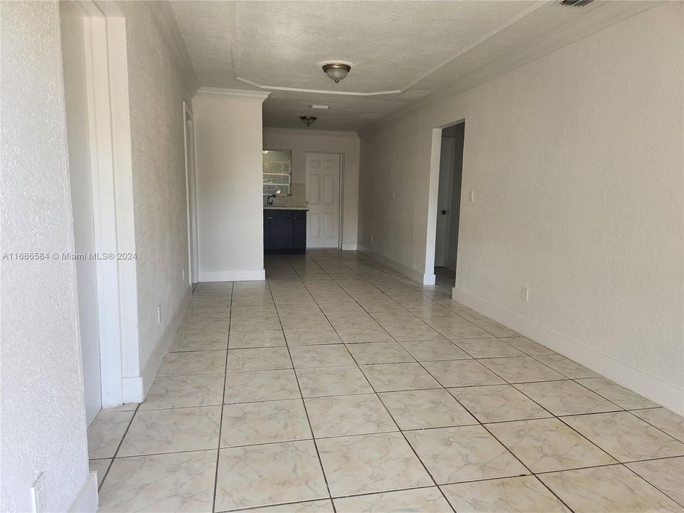 For Rent: $3,400 (4 beds, 2 baths, 1066 Square Feet)