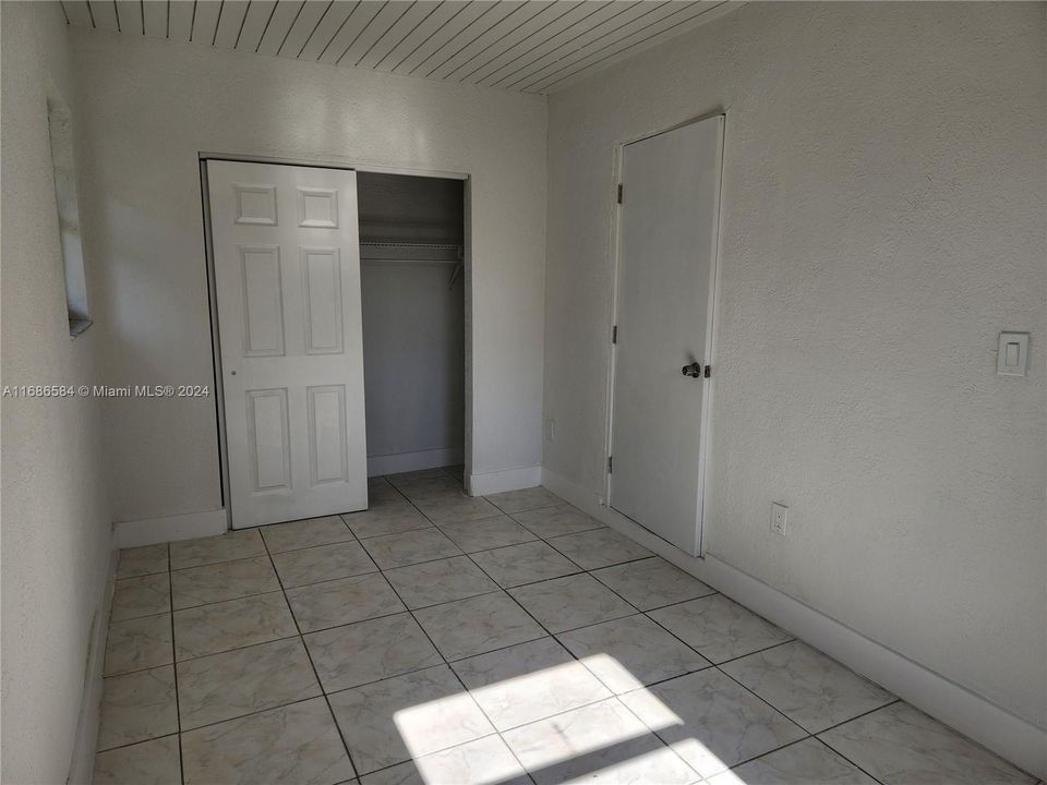 For Rent: $3,400 (4 beds, 2 baths, 1066 Square Feet)