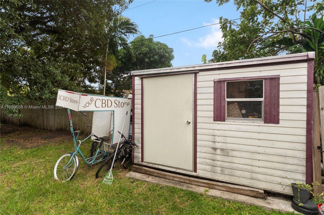 For Sale: $519,999 (3 beds, 2 baths, 1410 Square Feet)