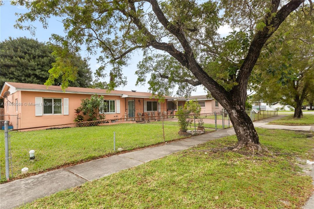 For Sale: $519,999 (3 beds, 2 baths, 1410 Square Feet)