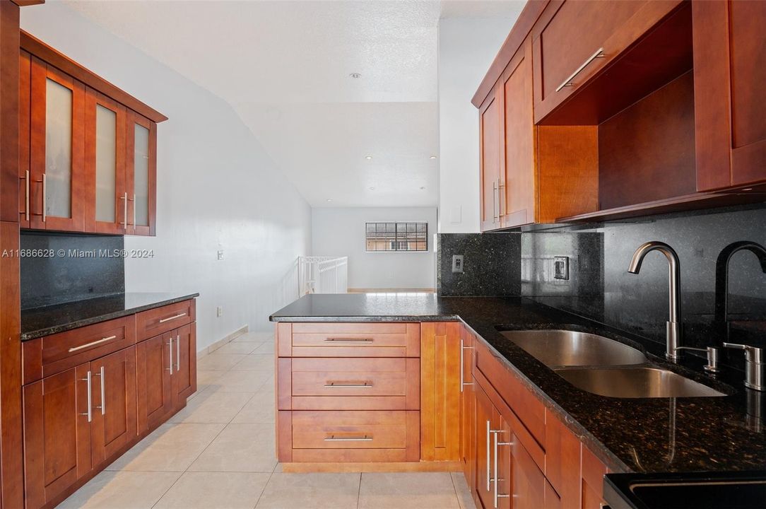 For Sale: $367,500 (2 beds, 2 baths, 1080 Square Feet)