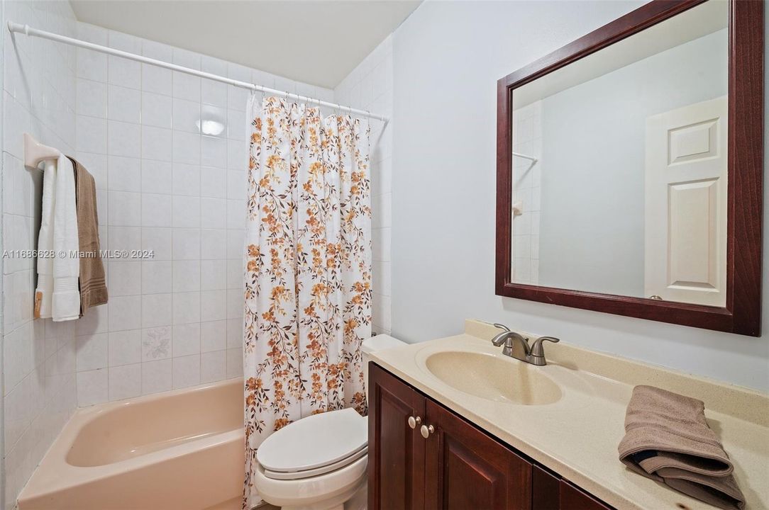 For Sale: $367,500 (2 beds, 2 baths, 1080 Square Feet)