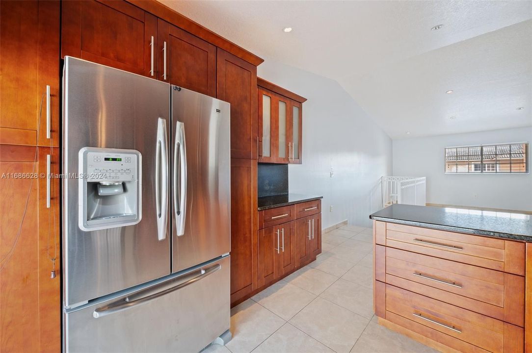 For Sale: $367,500 (2 beds, 2 baths, 1080 Square Feet)